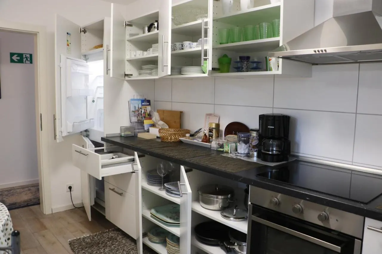 Rooms in Düsseldorf near the Airport/Fair 0*,